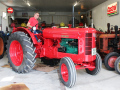 Janne-pa-en-mycket-fin-Volvo-T-55